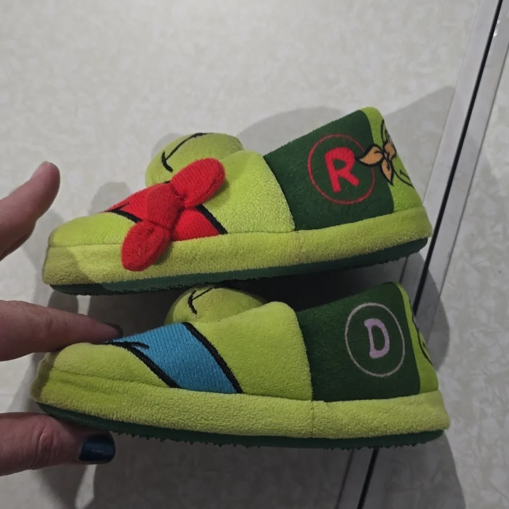Teenage Mutant‎ Ninja Turtle Slippers Size 7/8